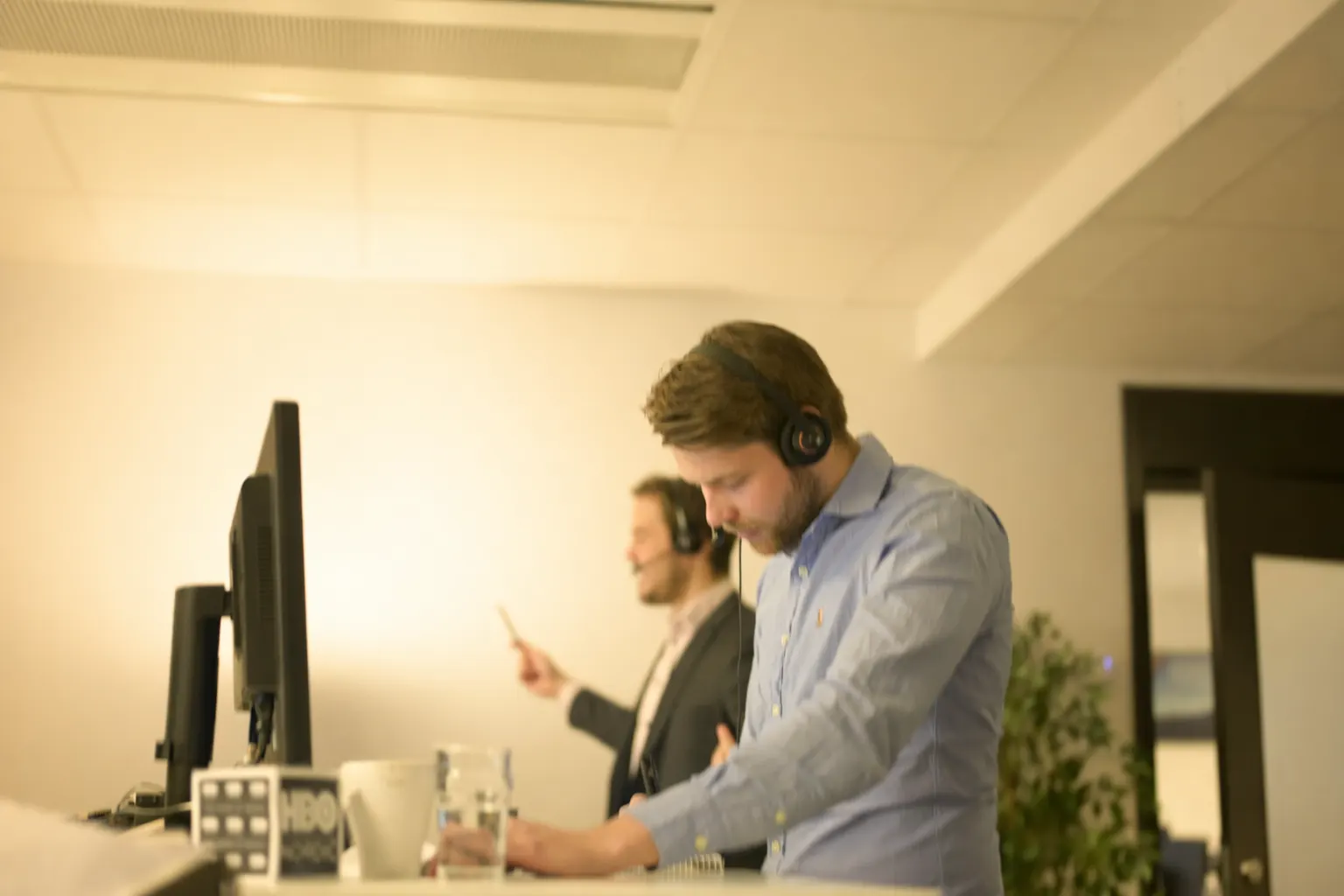 Bemannad webbchat och meddelandekanaler, chattare på Brilliant Values i Uppsala